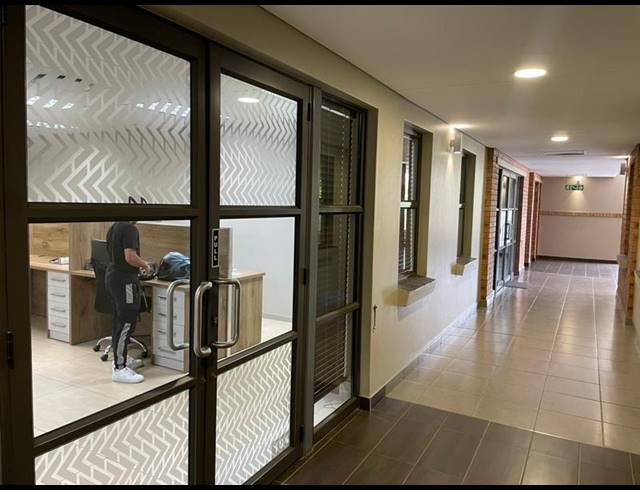 BUSINESS PROPERTY TO RENT IN MIDSTREAM ESTATE